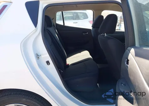 2015 Nissan Leaf S z USA, uszkodzony, nr VIN 1N4AZ0CP8FC303835